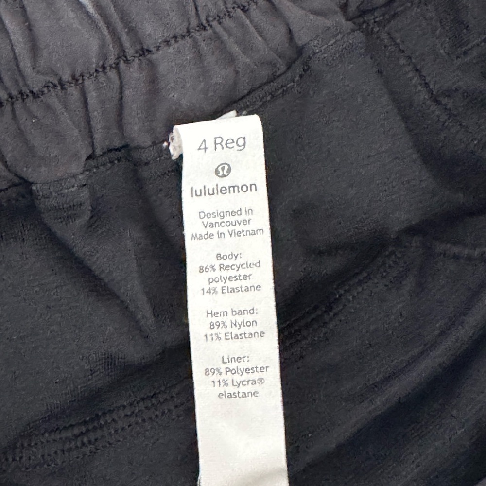 Hotty Hot Low-Rise Lined Short 2.5" - Picture 5 of 5